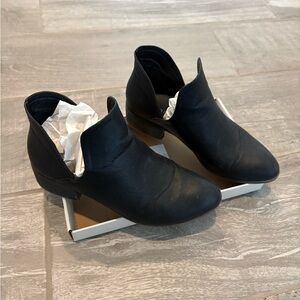 Madden Girl Black Ankle Booties Size 8
